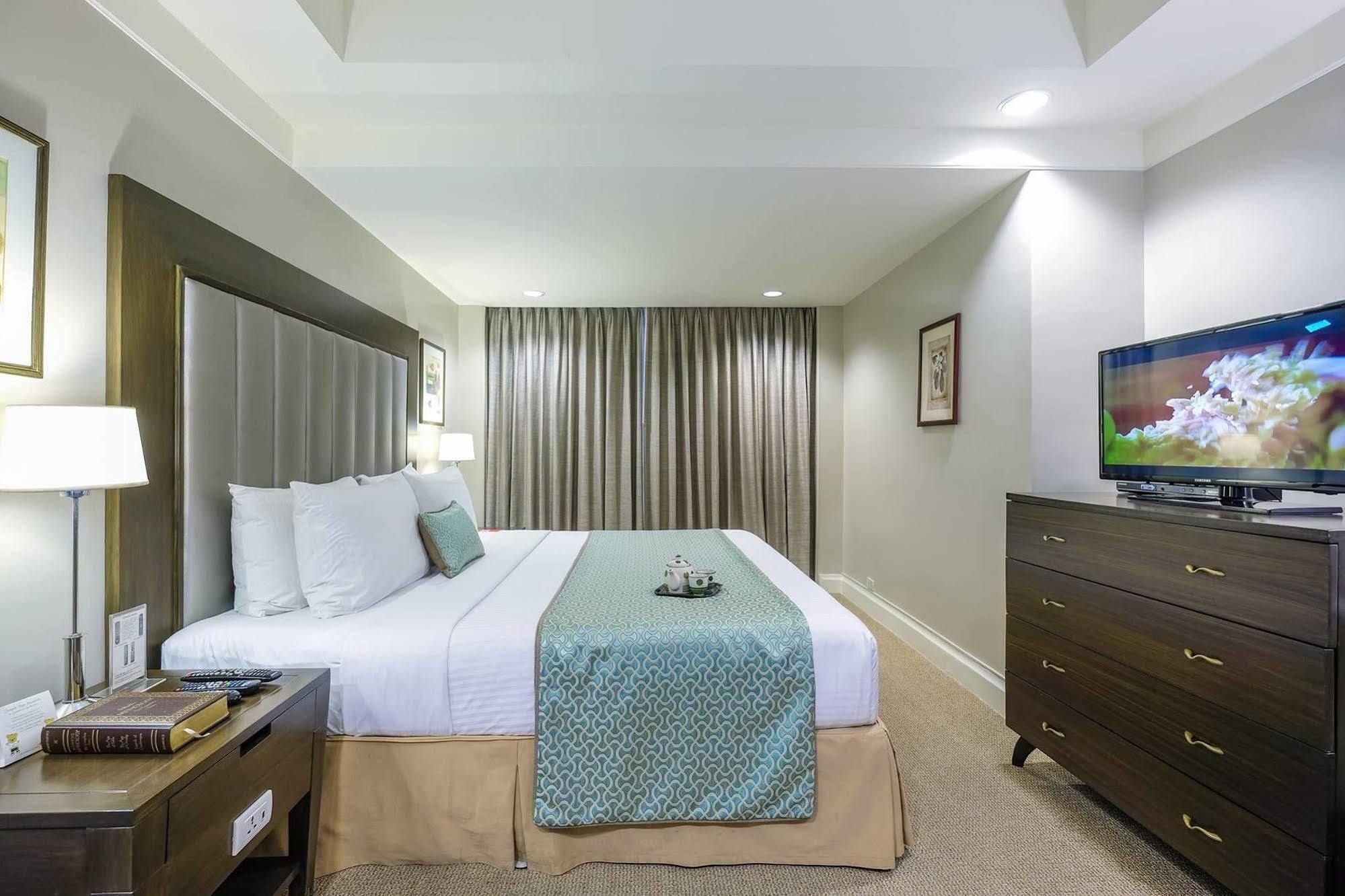 Somerset Millennium Makati Макати Экстерьер фото